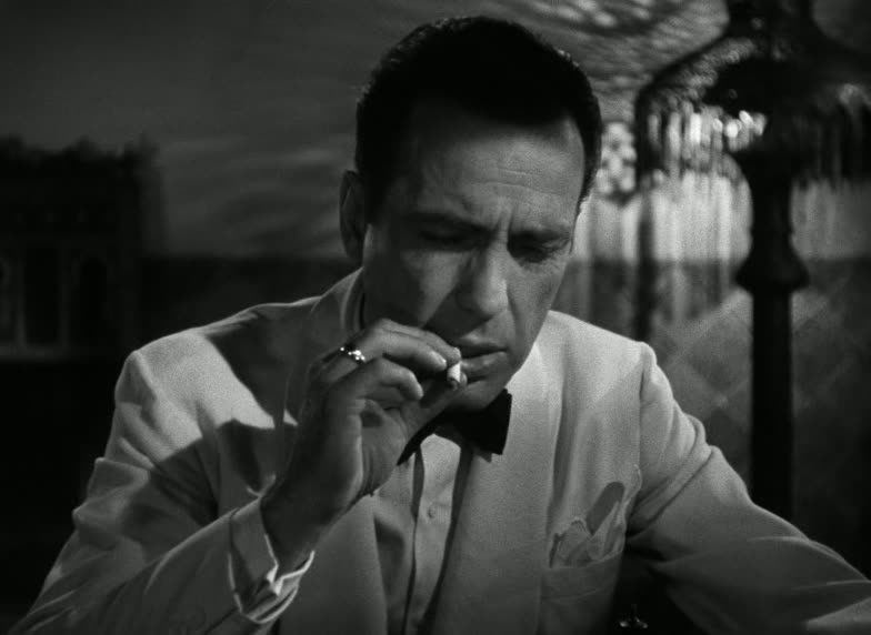 Moment from Casablanca (1942) in 00:07–00:10