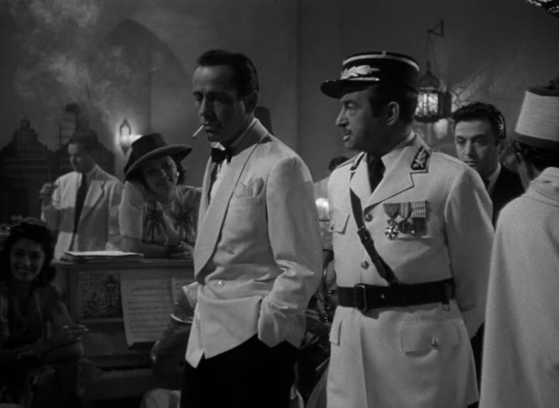 Moment from Casablanca (1942) in 00:15–00:17