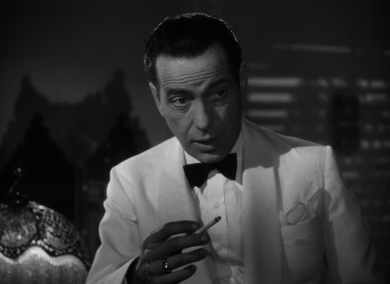Moment from Casablanca (1942) in 00:19–00:22