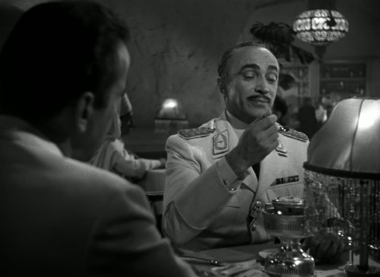 Moment from Casablanca (1942) in 00:23