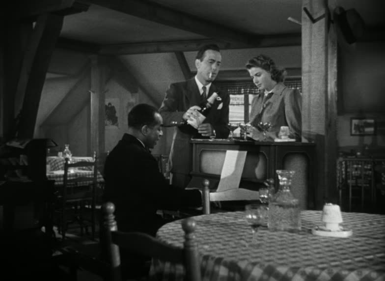 Moment from Casablanca (1942) in 00:42