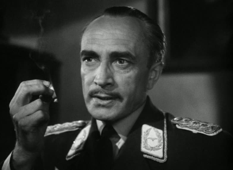 Moment from Casablanca (1942) in 00:51–00:53