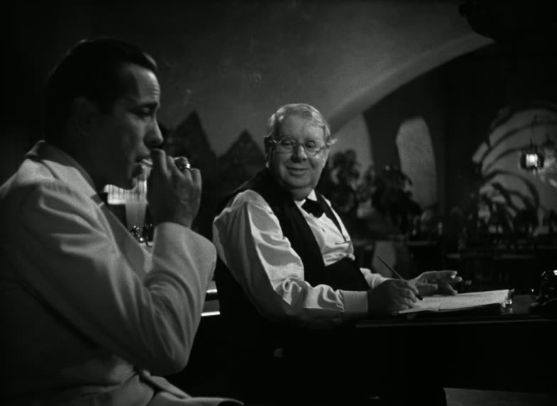 Moment from Casablanca (1942) in 01:16–01:19