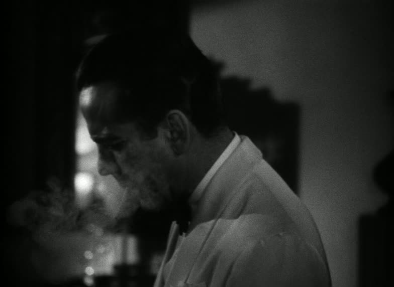 Moment from Casablanca (1942) in 01:21