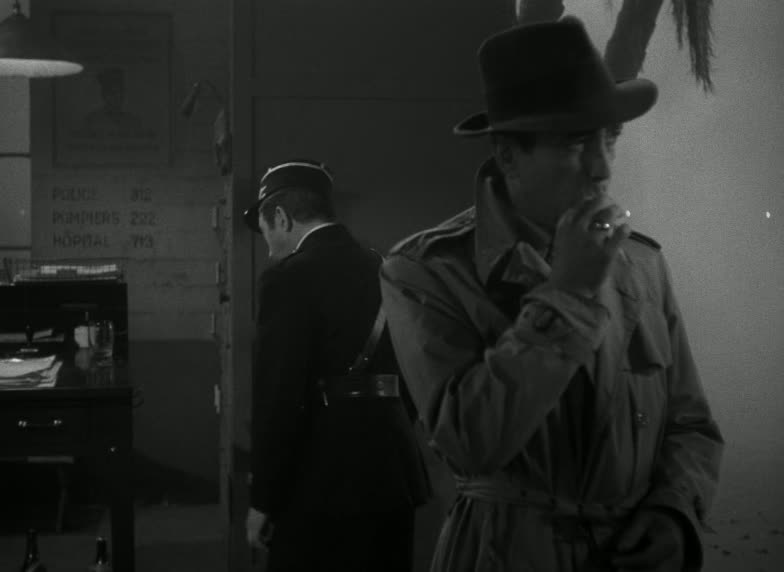 Moment from Casablanca (1942) in 01:41