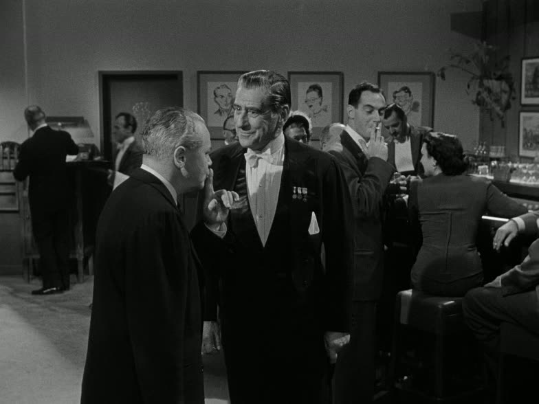 Moment from In a Lonely Place (1950) in 01:20