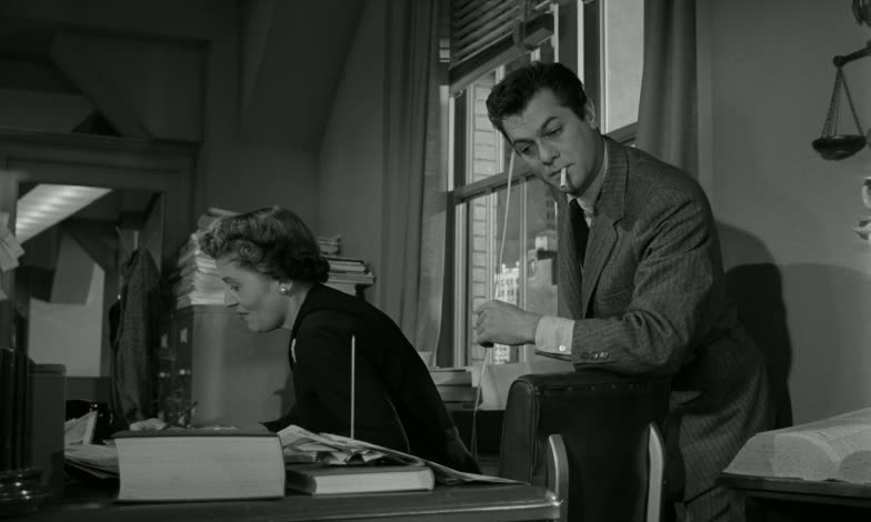 Moment from Sweet Smell of Success (1957) in 00:47–00:48