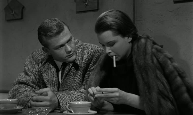Moment from Sweet Smell of Success (1957) in 01:17–01:18